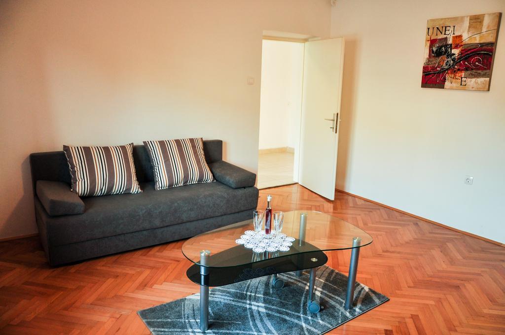 Apartment Rezo Zara Esterno foto